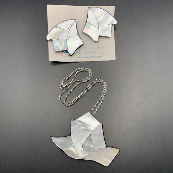 Karla Jordan Pendant Necklace Pierced Earrings Set Mother of Pearl Big Vintage - Picture 2 of 10
